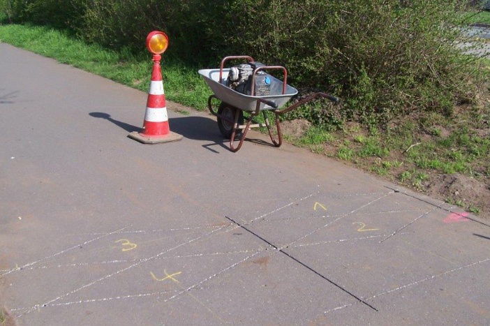 Einlassen der Zählschleifen am Ostorfer Ufer © Landeshauptstadt Schwerin