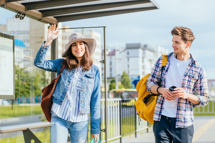 Der Schülerausweis mit dem Eintrag der Klassenstufe reicht für den kostenfreien Schülerverkehr ab Klasse 5 © AdobeStock/282040690
