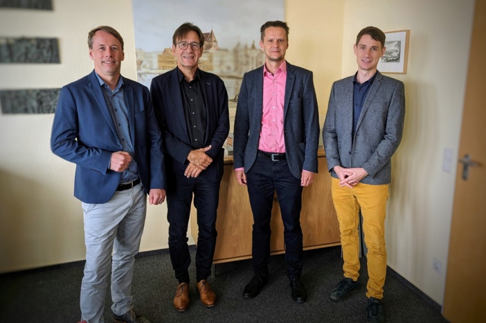 v.l. Techn. Geschäftsführer Stadtwerke Schwerin, Hanno Nispel; Beigeordneter für Bauen, Umwelt und Verkehr, Bernd Nottebaum; Geschäftsführer WAG, Tobias Schulze; Werkleiter der SAE, Karsten Schultz © Landeshauptstadt Schwerin