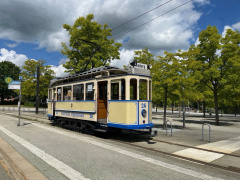 Historischer Triebwagen 26 am Bertha-Klingberg-Platz &copy; Nahverkehr Schwerin GmbH (NVS)